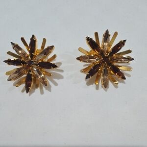 Vintage Flower Clip On Earrings Retro Charm With Gold And Brown Tones